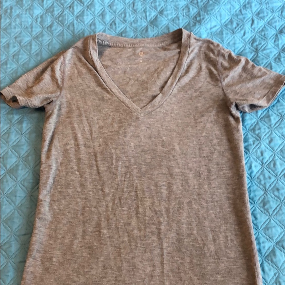 Gap workout shirt